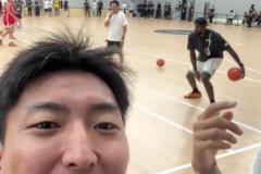 起猛了！詹姆斯在你旁边练运球是什么感觉？