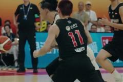 篮球真的可以1v5！叶光辉被5名防守球员包围，6秒完成一次快攻！